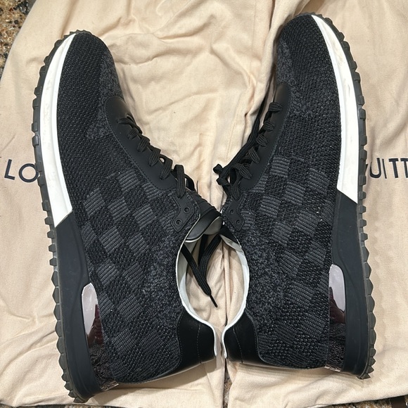 Louis Vuitton sneakers, black, size 11, only worn once. - Picture 9 of 11